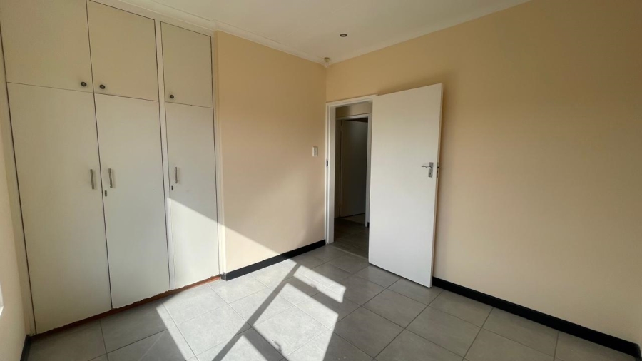 5 Bedroom Property for Sale in Beacon Bay Eastern Cape